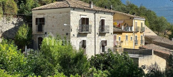 2 bedrooms House in Capestrano, Italy No. 87108 4