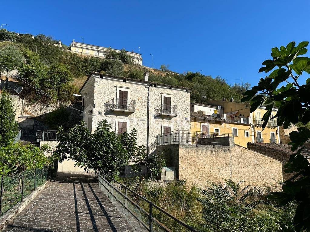 2 bedrooms House in Capestrano, Italy No. 87108