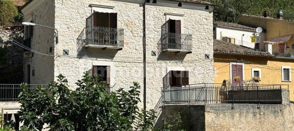 2 bedrooms House in Capestrano, Italy No. 87108 2