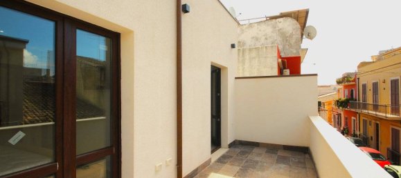 Вилла с 2 спальнями в Авола, Италия № 73335 11