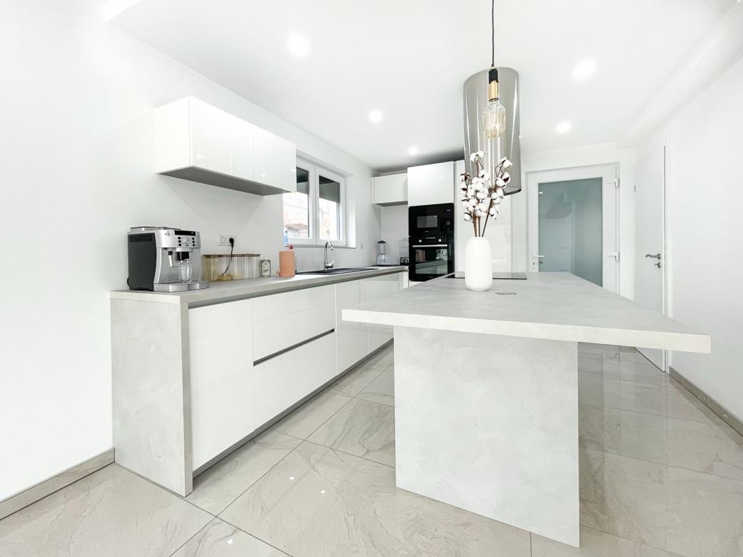 3 bedrooms House in Colmar, France No. 84684