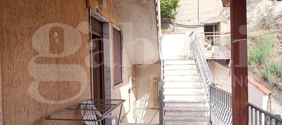 Casa de 13 habitaciónes en Luzzi, Italy No. 151443 9