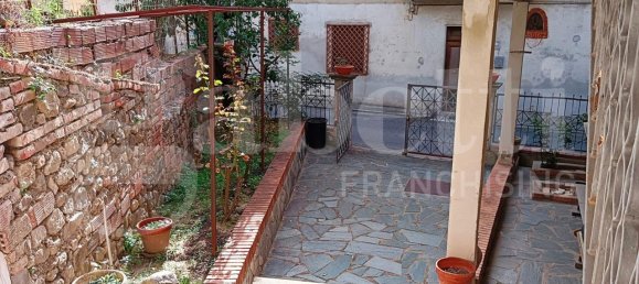 Casa de 13 habitaciónes en Luzzi, Italy No. 151443 5