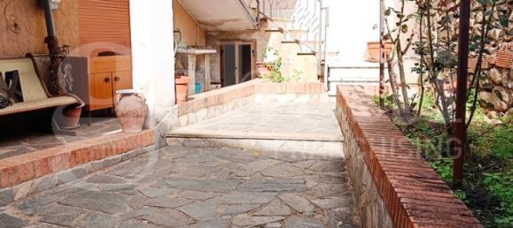 Casa de 13 habitaciónes en Luzzi, Italy No. 151443 6