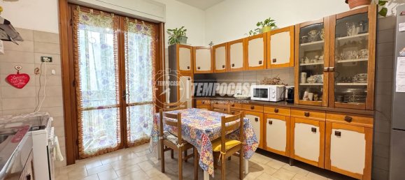 5 bedrooms Apartment in Genoa, Italy No. 347321 3
