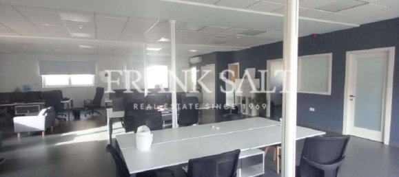 Oficina en Sliema, Malta 237 m² No. 12304 2