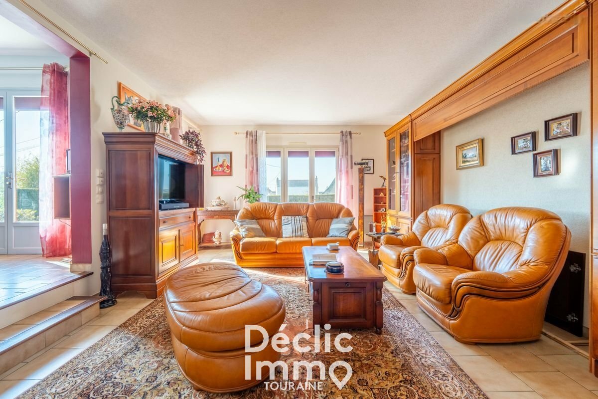 4 bedrooms House in Mettray, France No. 48235