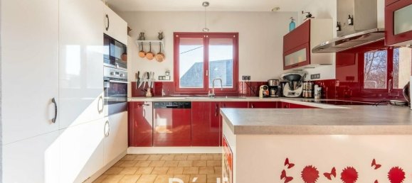 4 bedrooms House in Mettray, France No. 48235 4