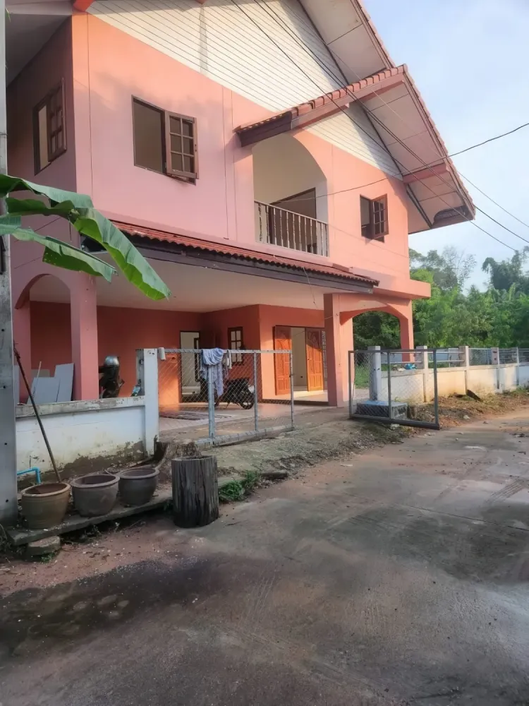 Casa de 3 dormitorios en Pattaya, Thailand No. 71667