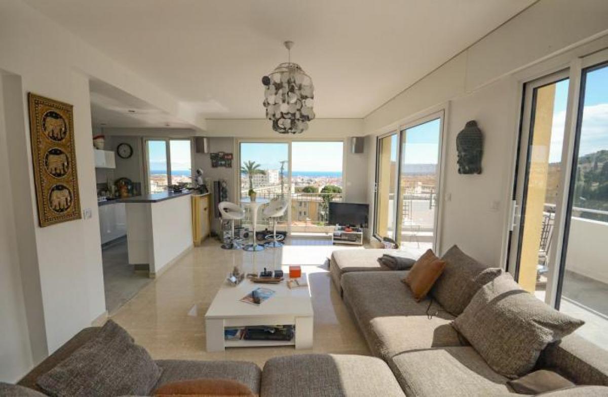 Apartamento de 2 dormitorios en Nice, France No. 2990