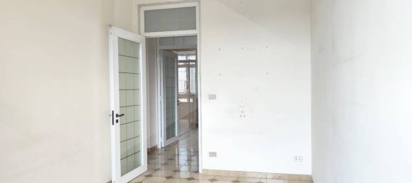 3 rooms Apartment in Bari, Italy No. 29107 10
