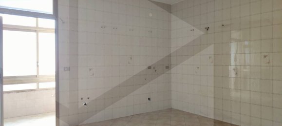 3 rooms Apartment in Bari, Italy No. 29107 3