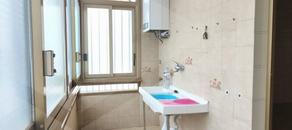 3 rooms Apartment in Bari, Italy No. 29107 5