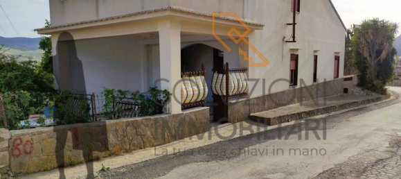 Apartamento de 3 dormitorios en Castellammare del Golfo, Italy No. 91782 11