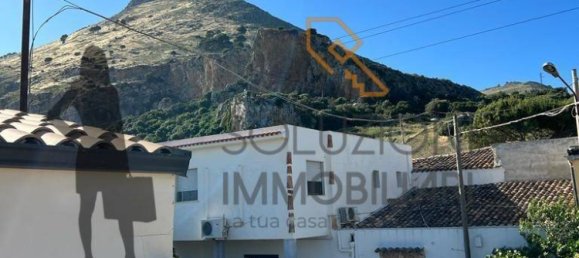 Apartamento de 3 dormitorios en Castellammare del Golfo, Italy No. 91782 9