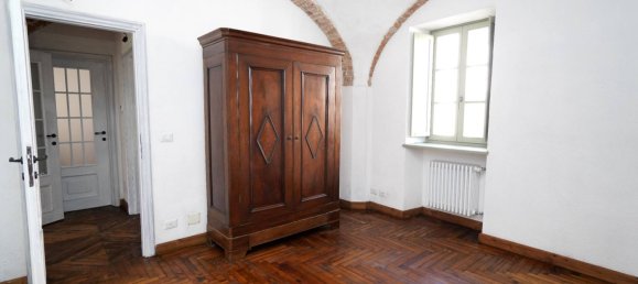 6 bedrooms House in Brusasco, Italy No. 335123 12