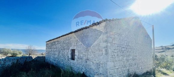 5 rooms House in Ragusa, Italy No. 81111 4