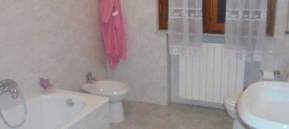 6 rooms Villa in Barga, Italy No. 148612 9