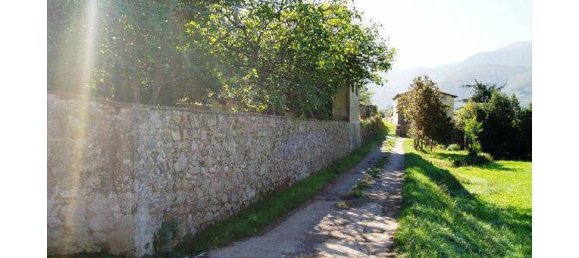 4 bedrooms House in Capannori, Italy No. 255061 4