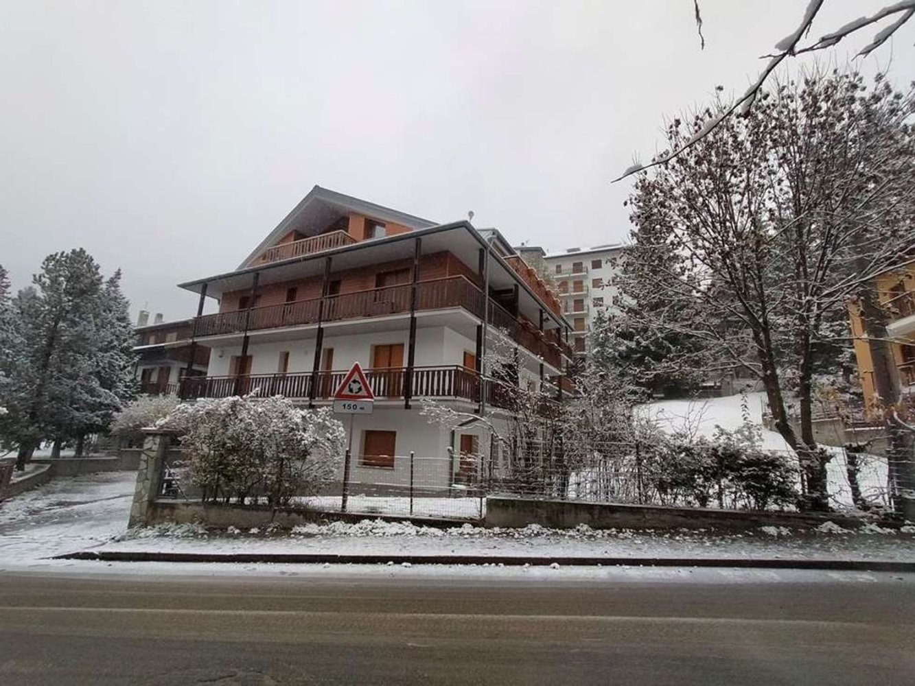 261m² Garage in Sauze d'Oulx, Italy No. 114888