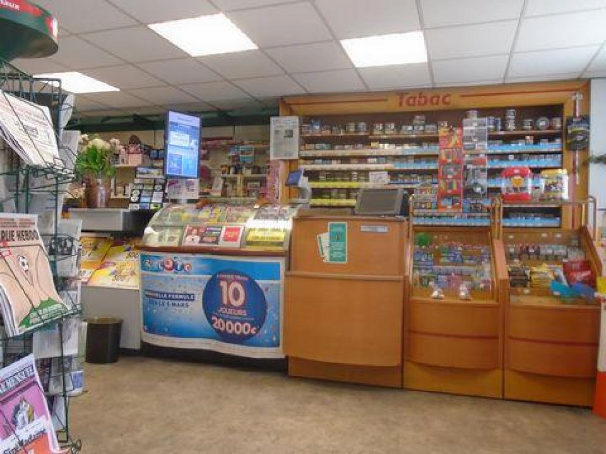 4 غرف نوم مكتب في Tarbes, France رقم 20888