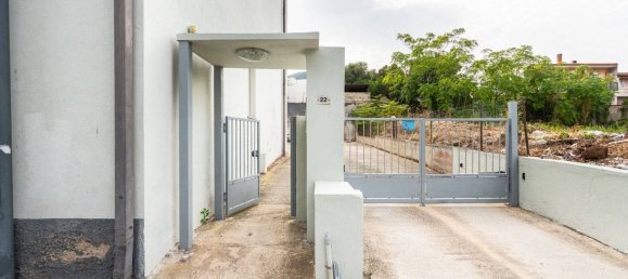 Квартира с 2 спальнями в Капотерра, Италия № 318412 41