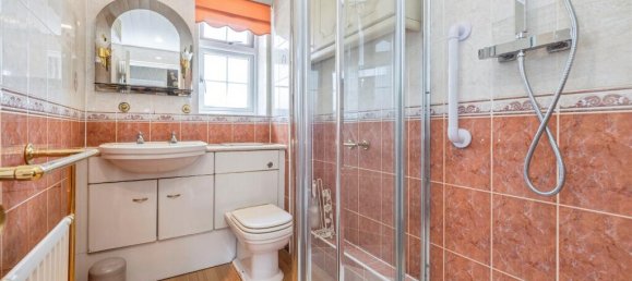 2 bedrooms House in Borehamwood, United Kingdom No. 6218 20