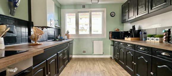 2 bedrooms Apartment in Saint-Etienne-du-Rouvray, France No. 361503 4