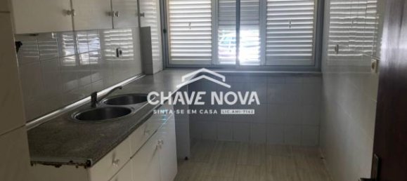 3 Schlafzimmer Wohnung in Loures, Portugal, Nr. 95035 8