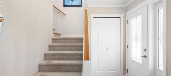 5 bedrooms House in British Columbia, Canada No. 1096 8