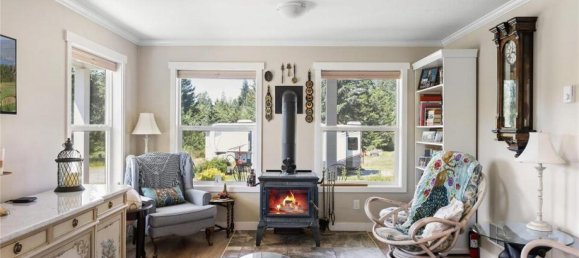 5 bedrooms House in British Columbia, Canada No. 1096 7