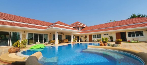 5 bedrooms Cafe / restaurant in Pattaya, Thailand No. 5146 12