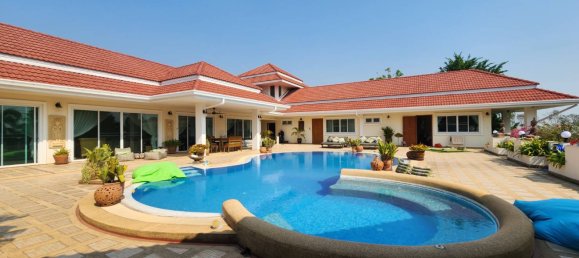 5 bedrooms Cafe / restaurant in Pattaya, Thailand No. 5146 11