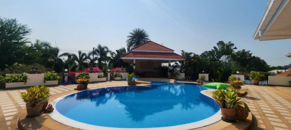 5 bedrooms Cafe / restaurant in Pattaya, Thailand No. 5146 16