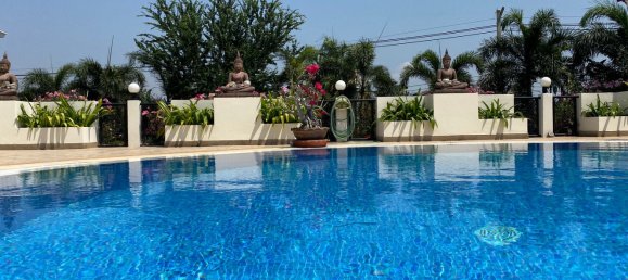 5 bedrooms Cafe / restaurant in Pattaya, Thailand No. 5146 4