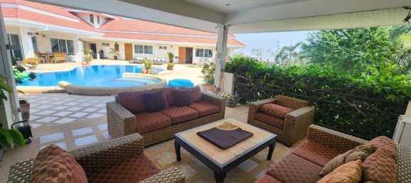 5 bedrooms Cafe / restaurant in Pattaya, Thailand No. 5146 22