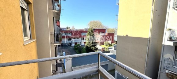 Квартира с 2 комнатами в Лоди, Италия № 216742 16