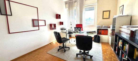 Квартира с 2 комнатами в Лоди, Италия № 216742 3