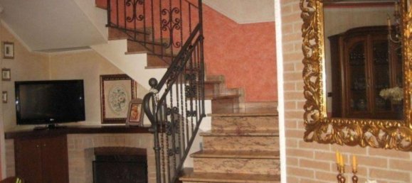 Casa de 6 divisões em Soliera, Italy N.º 233649 6