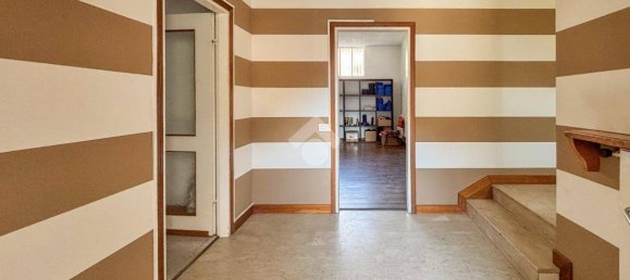 2غرفة مستودع في Valmadrera, Italy رقم 294957 16