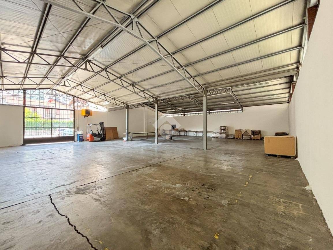 2غرفة مستودع في Valmadrera, Italy رقم 294957