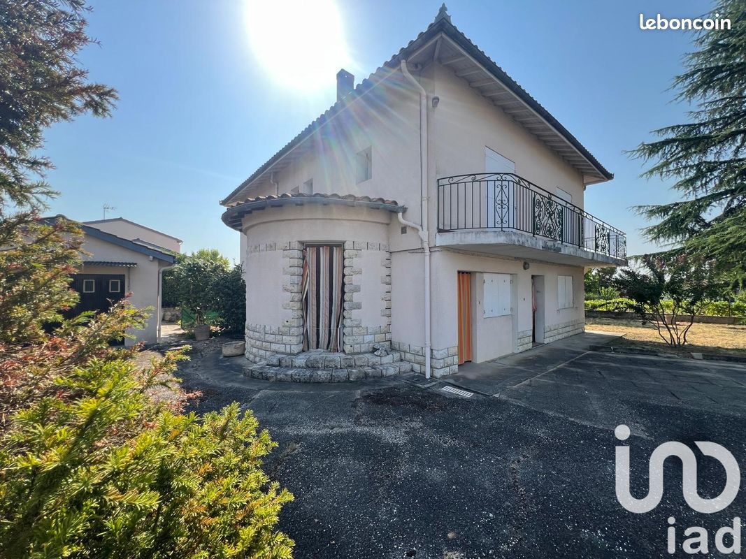 5 rooms House in Bon-Encontre, France No. 293832