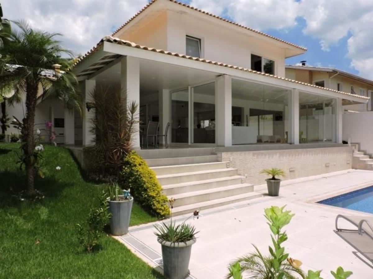 Casa de 4 dormitorios en Sao Paulo, Brazil No. 589397