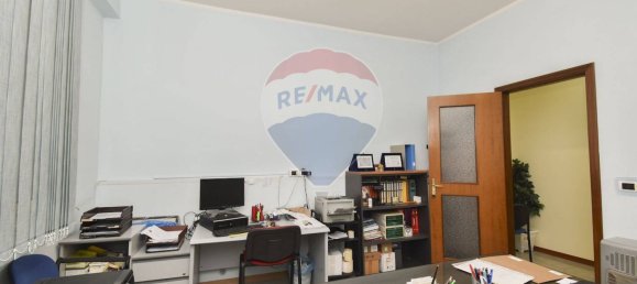 66m² Commercial property in Catania, Italy No. 268505 3