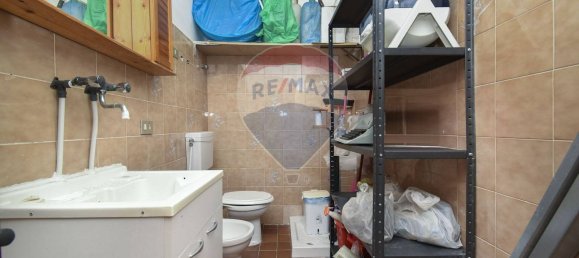 66m² Commercial property in Catania, Italy No. 268505 10