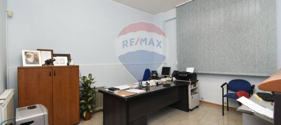 66m² Commercial property in Catania, Italy No. 268505 2
