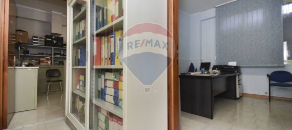 66m² Commercial property in Catania, Italy No. 268505 4