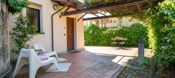 9 bedrooms House in Bologna, Italy No. 315878 3