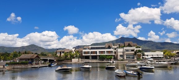 3 bedrooms Apartment in Riviere Noire, Mauritius No. 125 2