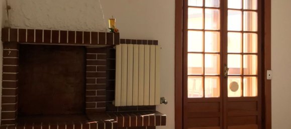 4 rooms House in Cellino San Marco, Italy No. 37458 6